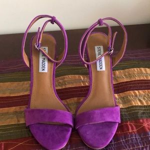 Steve Madden suede sandals with heel - NWOT
